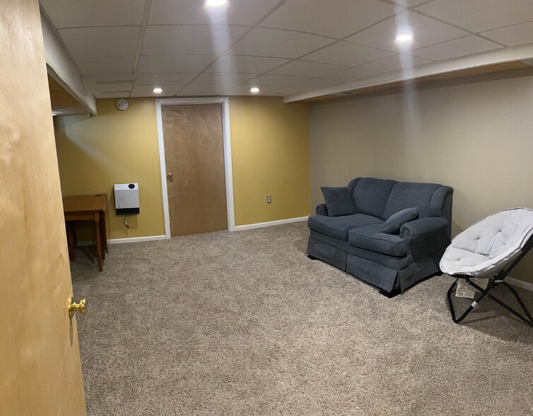 Building Photo - 2409 Spring St