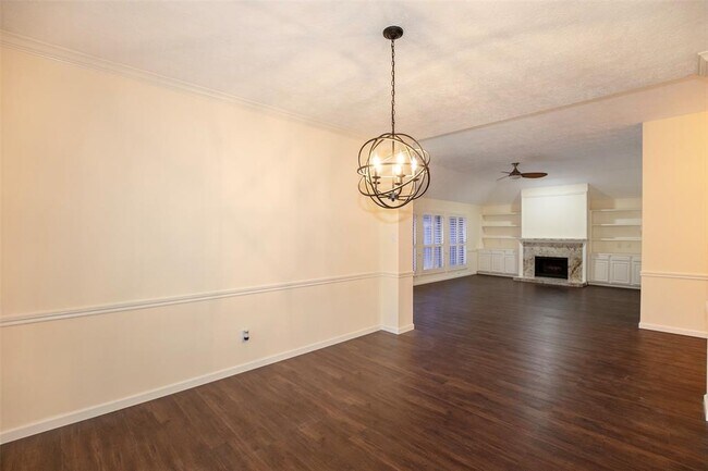 Building Photo - 14330 Little Willow Walk