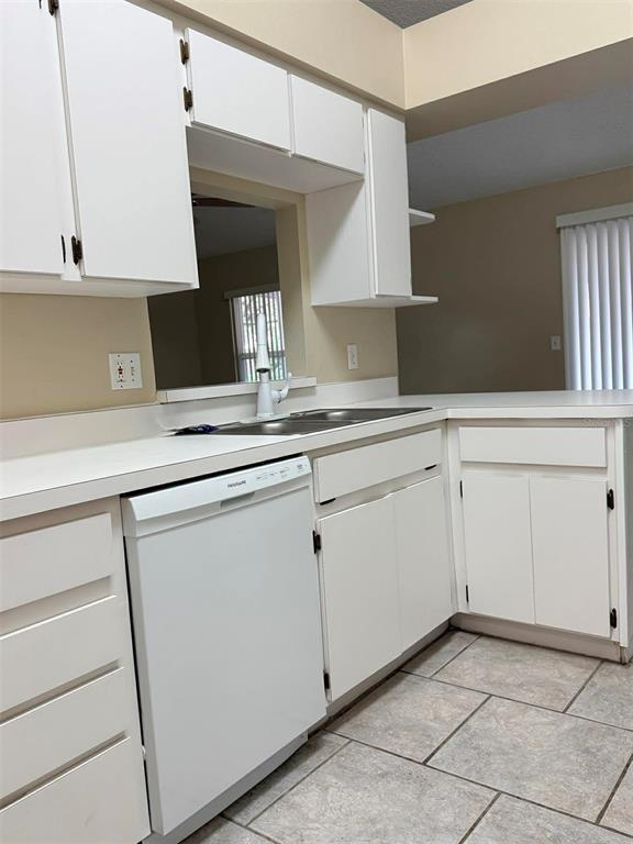 Building Photo - 650 Lakemont Dr