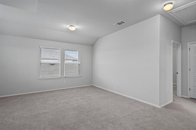 Building Photo - 300 Delta Crst