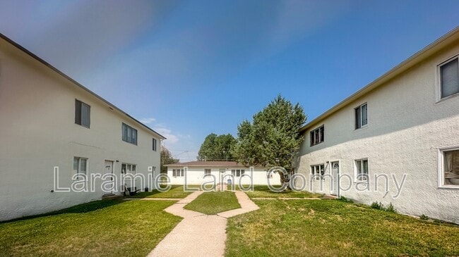Primary Photo - 1264 N 6th St