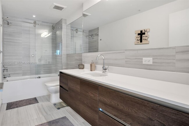Building Photo - 301 Altara Ave