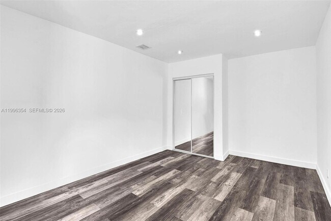 Building Photo - 6640 Evergreen Dr