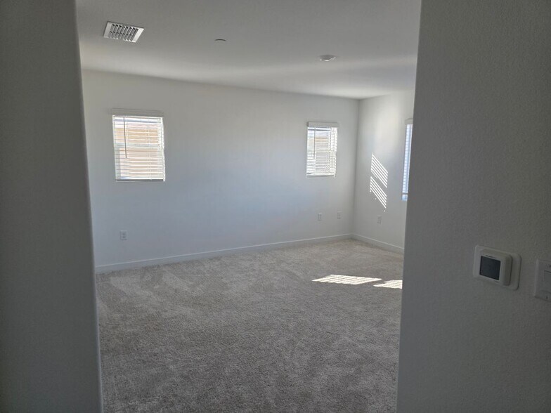 Building Photo - 12663 Snowy Owl Wy