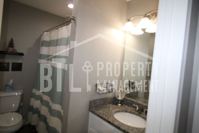 Building Photo - Beautifully Furnished 3 Bedroom Condo in B...