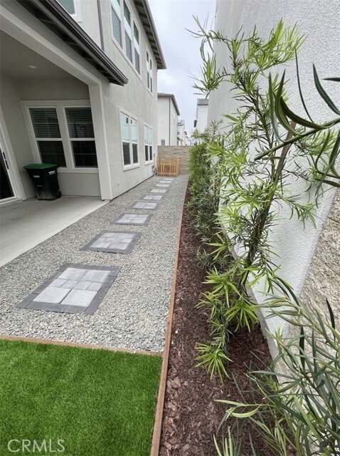 Building Photo - 140 Holliston