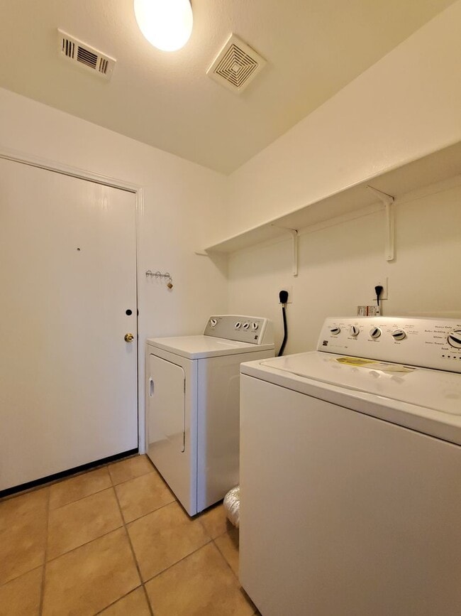 Building Photo - 4-Bedroom House for Rent in Killeen