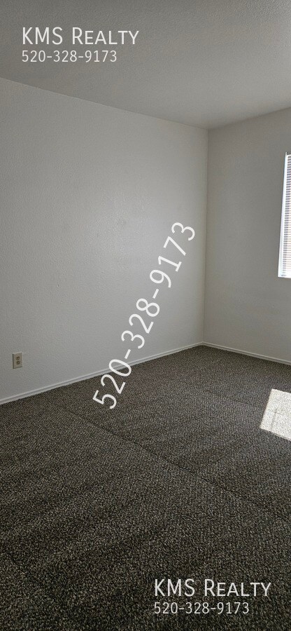 Building Photo - 631 W Kelso-