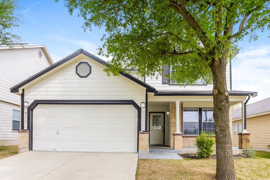 Primary Photo - 811 Rodeo Ranch