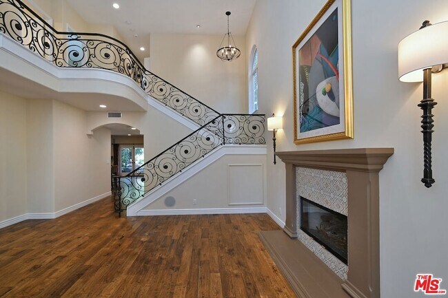 Building Photo - 12207 Cantura St