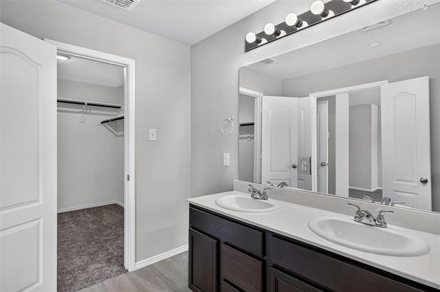 Building Photo - 2420 Canongate Dr