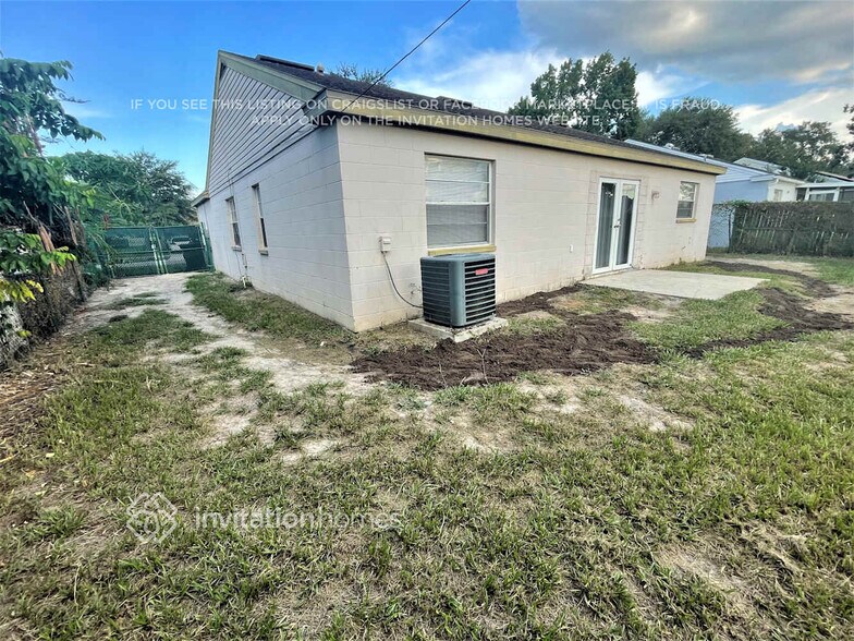 Building Photo - 6081 Morningdale Ave