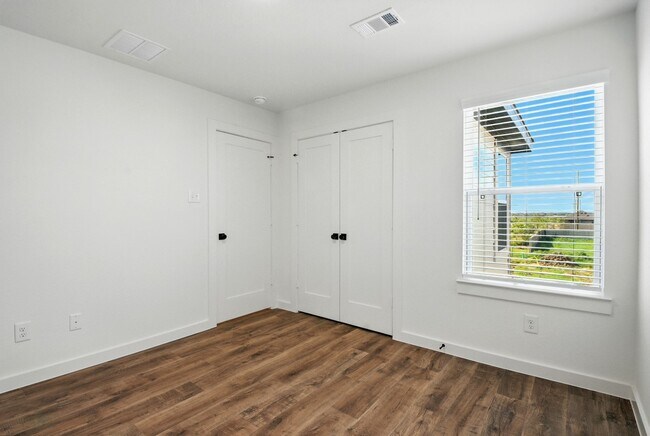 Building Photo - 1860 Dry Cherry Ln