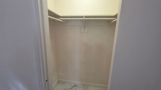 Building Photo - 1327 Brenda Ln