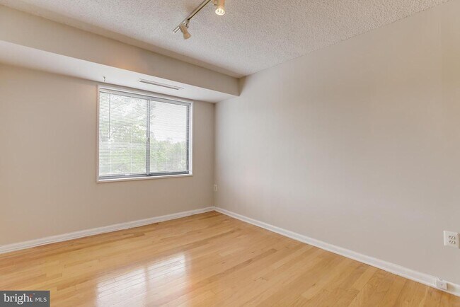 Building Photo - 200 N Pickett St