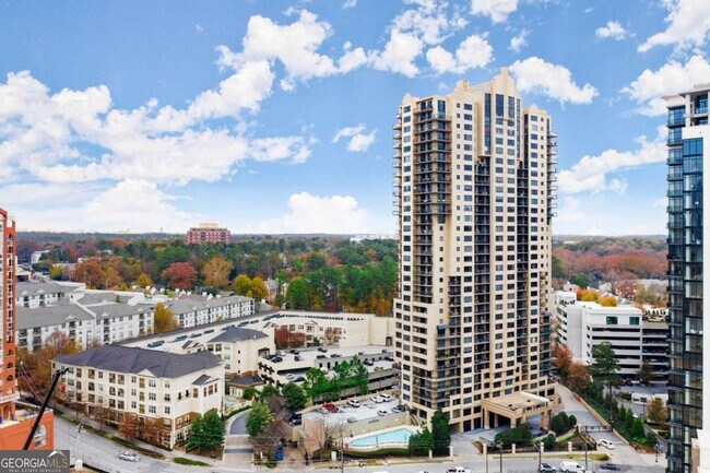 Building Photo - 3481 Lakeside Dr NE