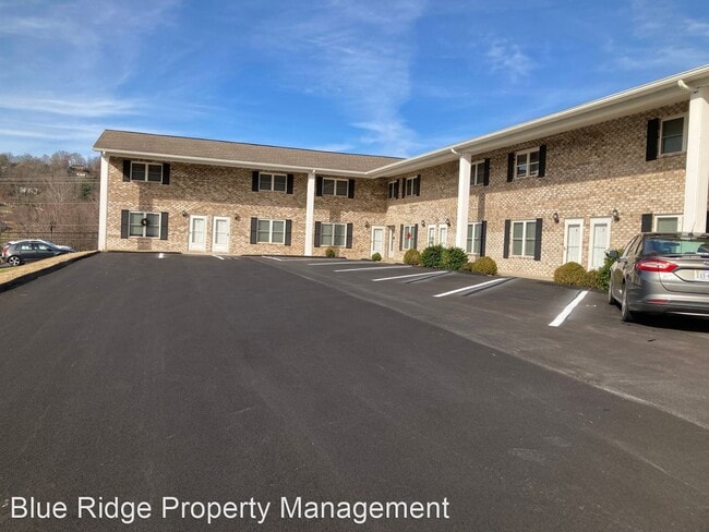 Building Photo - 2 br, 1.5 bath House - 730 Sir Echo Drive ...