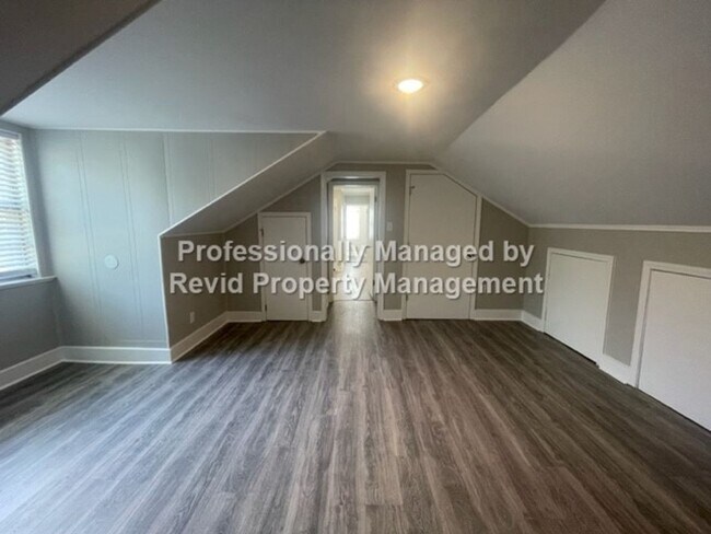 Building Photo - 3523 Barwood Cir