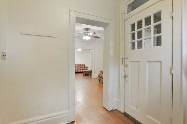 Building Photo - Central Campus - Newly renovated 4 Bedroom 2 Bathroom House