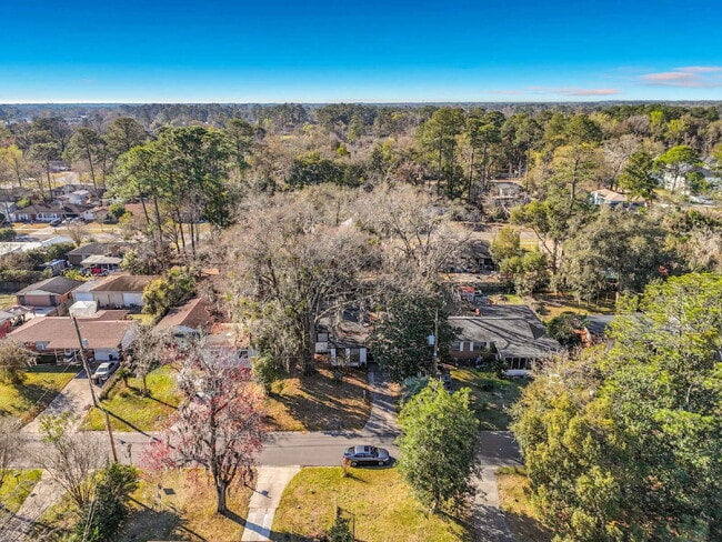 Building Photo - 5330 Quan Dr