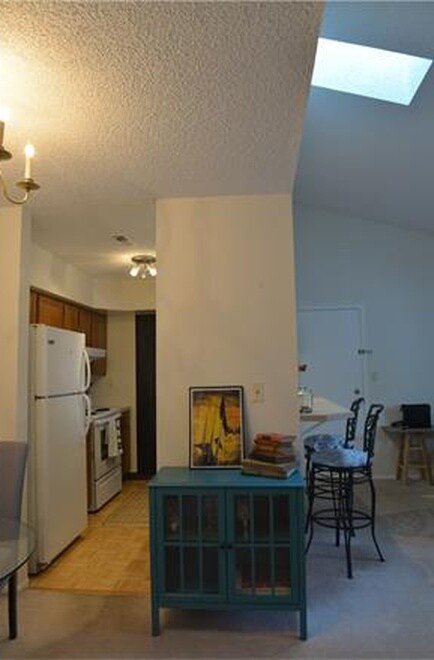 Building Photo - 2110 Aspen Dr