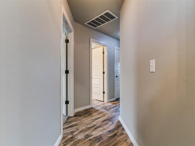 Building Photo - 4932 Wister Ln