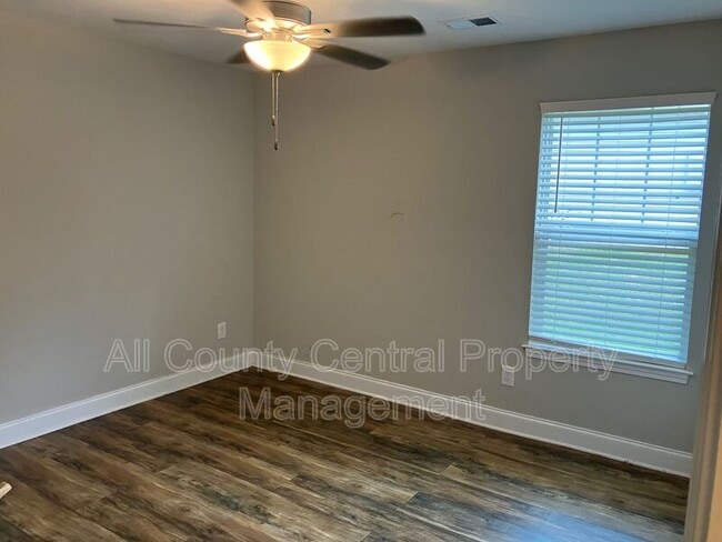 Building Photo - 3870 Barton Ln