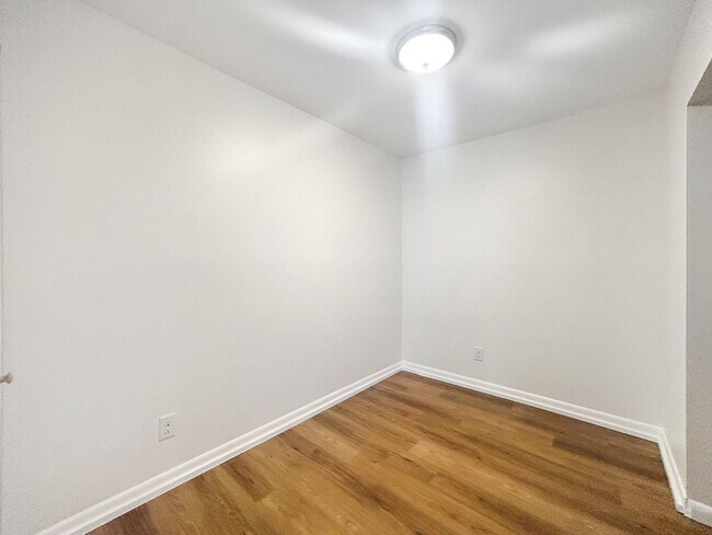 Building Photo - $0 DEPOSIT OPTION!!! CHARMING GARDEN-LEVEL...