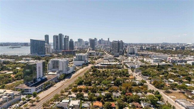 Building Photo - 250 NE 48th St