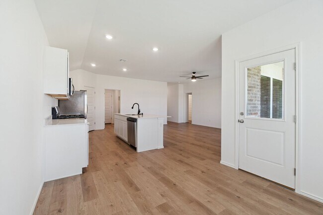 Building Photo - Edmond Rental