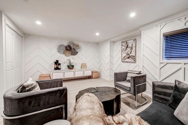 Building Photo - 1720 St Paul St