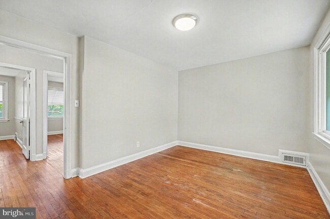 Building Photo - 828 St Dunstans Rd