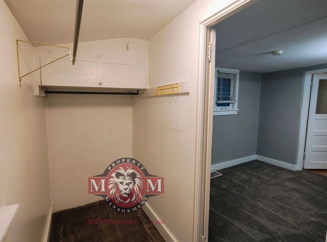 Building Photo - 3 Bd 1 Ba Home with Hardwood Floors in Midvale