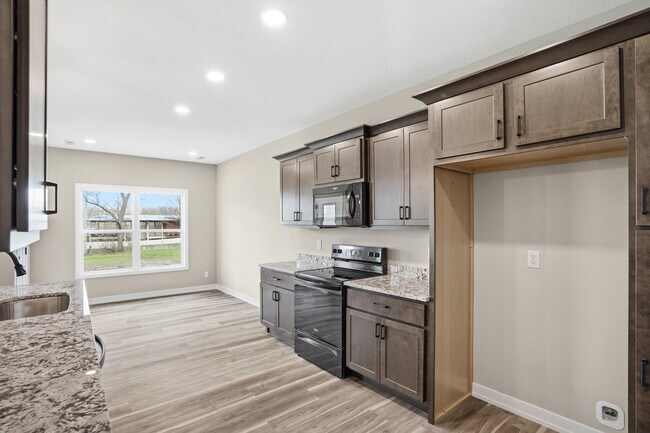 Building Photo - 1044 Stonehaven Dr