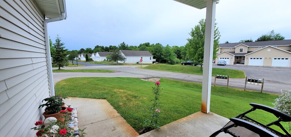 Building Photo - 1756 St Joseph St