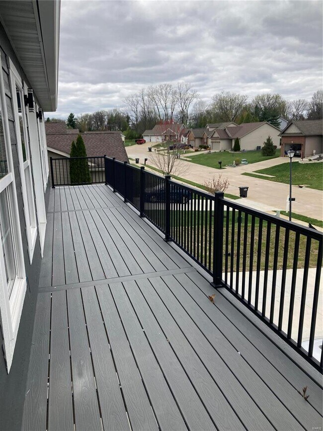 Building Photo - 705 Pleasant Valley Drive