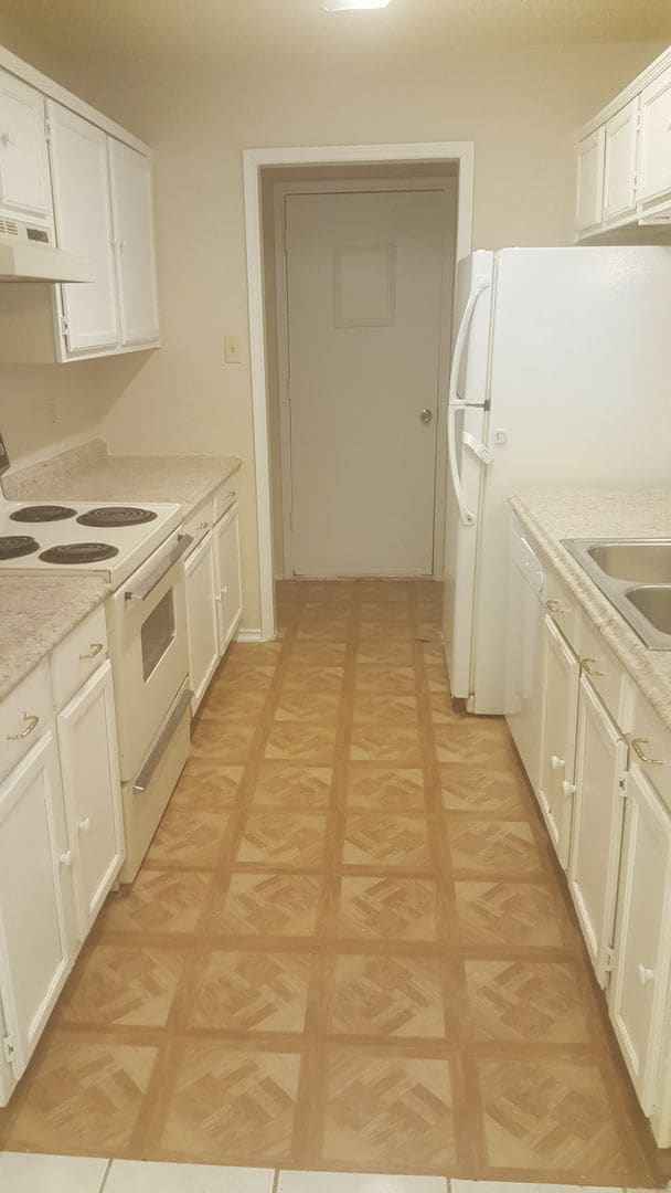 Building Photo - One Side of Duplex is Waiting for You- 2 Bed- 2 Bath- Lake Worth on Cul De Sac- 76135