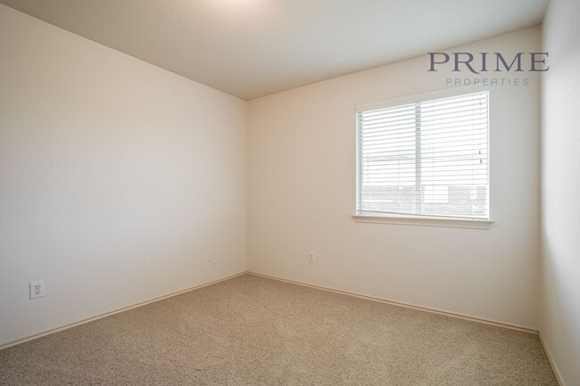 Building Photo - Amazing home ready to move in!