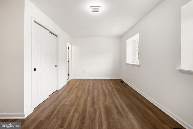 Building Photo - 14874 Emberdale Dr
