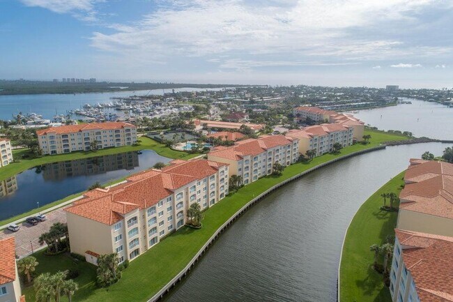 Building Photo - 7 Harbour Isle Dr E