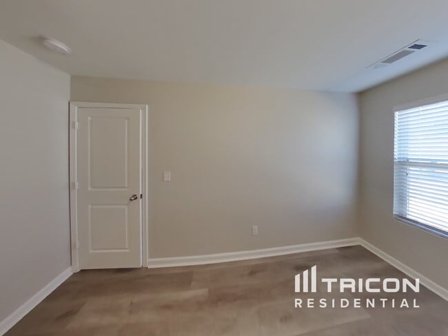 Building Photo - 2362 Clapton Ct