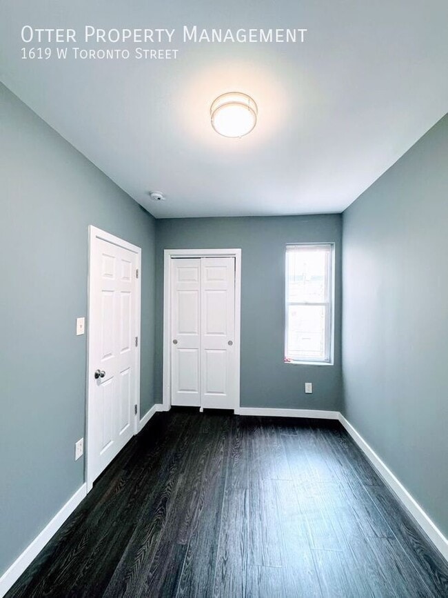 Building Photo - 1619 W Toronto St