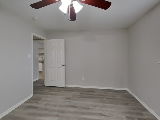 Building Photo - 9007 Gauguin Dr