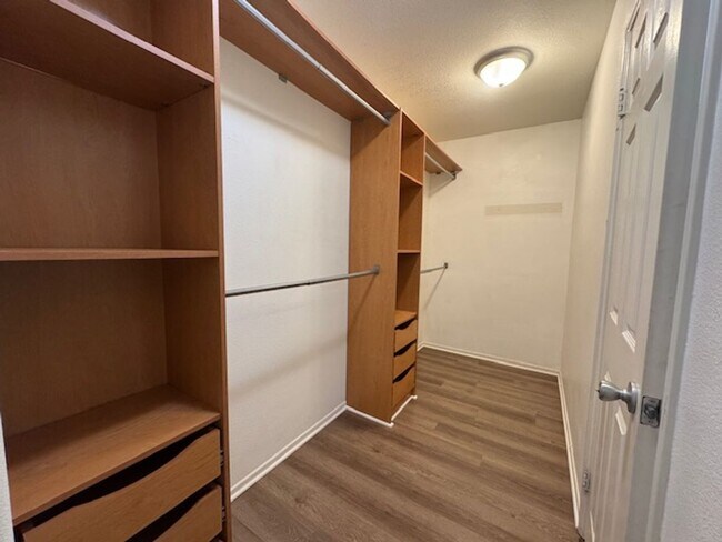 Building Photo - Remodeled 3 bedroom in Simi Valley