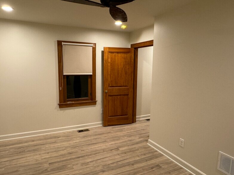 Building Photo - 1612 N Star Ave