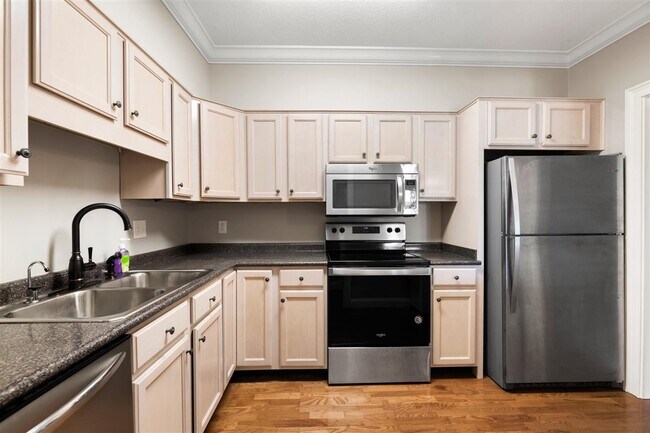 Building Photo - 5709 Lyons View Pike