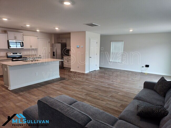 Building Photo - 2932 Egert Dr