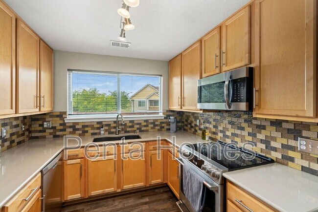 Building Photo - 4635 Hahns Peak Dr