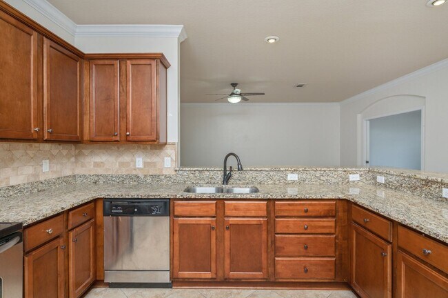 Building Photo - Beautiful 4 Bed / 2.5 Bath Home in Duggan ...