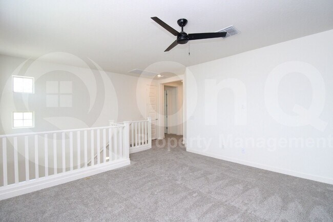 Building Photo - 683 N Bay Dr